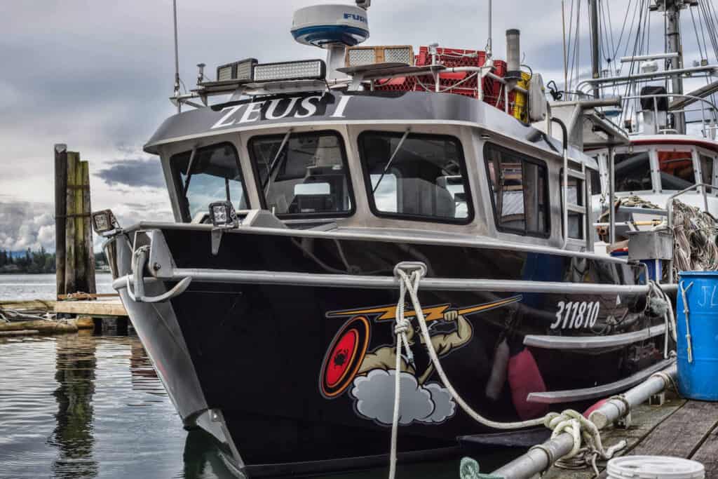 Boat sign with custom graphics and wraps in Victoria.